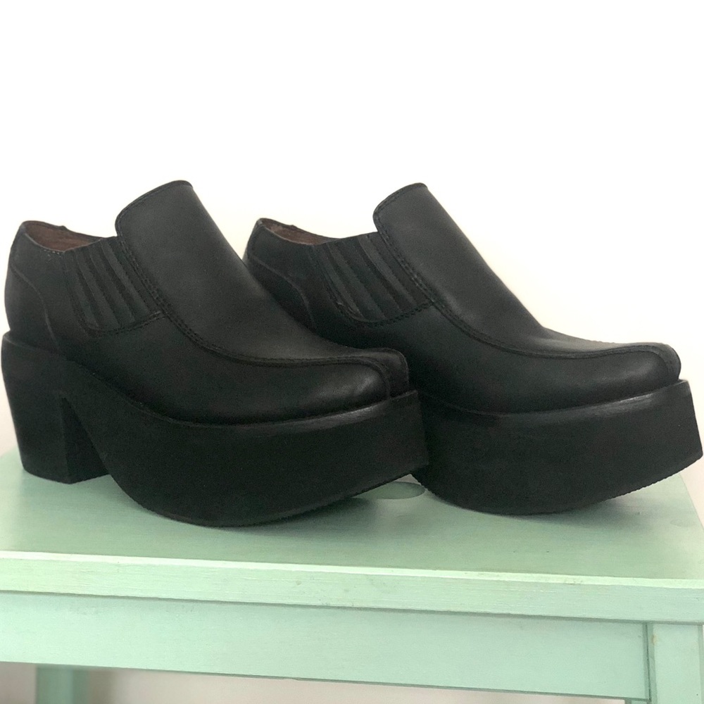 NaNa X Solestruck - Bernadette - sold out!